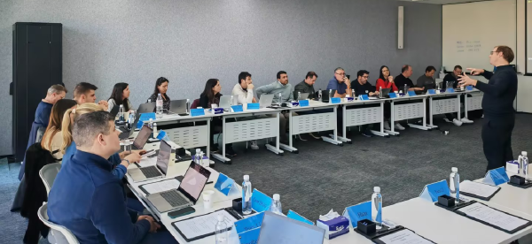 赋能欧洲零售业：System in Motion智库专家在迪卡侬探索学习日发表AI主题演讲 